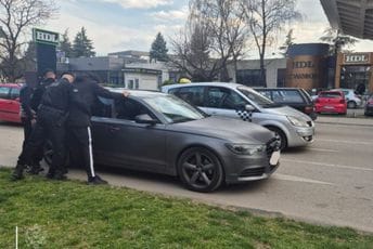 Uoči turnira u Nikšiću: Policija zadržala 16 osoba, oduzete palice, baklje, petarde... (FOTO)