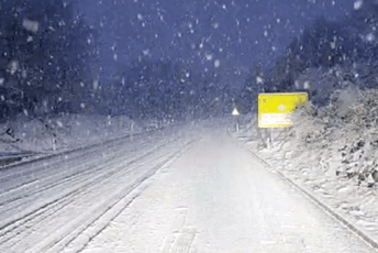 Snijeg na putevima; Policija: Budite oprezni, mogući zastoji, odroni i prekidi u saobraćaju