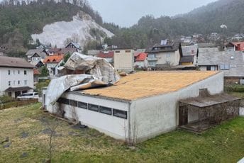 Olujno nevrijeme pogodilo i Sloveniju: Vjetar nosio krovove, bez struje više hiljada stanovnika