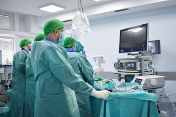 KCCG: Izvedene prve operacije perkutane nefrolitopaksije, to je značajan iskorak u oblasti urološke hirurgije