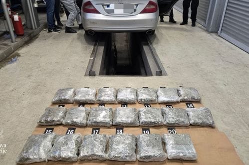 Zećanin uhapšen na Dobrakovu: Pokušao da prokrijumčari 21 kilogram marihuane (FOTO)