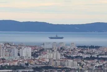 Ovo je najveći ratni brod ikada, upravo je uplovio u Split (FOTO)