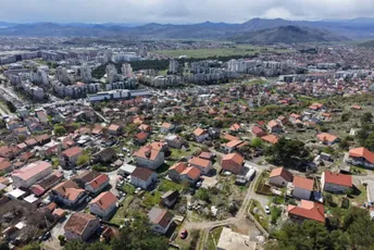 Stanovnici Malog brda o legalizaciji: Papiri skuplji od zidova