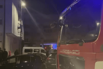 Podgorica: U garaži stambene zgrade u Ulici Crnogorskih serdara došlo do požara na vozilu, izgorio jedan autombil