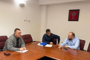 Ružić razgovarao sa ocem dječaka iz Bara: Tražićemo izmjenu Pravilnika kako bi se obezbijedila adekvatna medicinska rehabilitacija