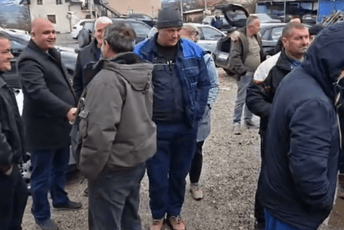 (FOTO) „Ima zainteresovanih“: Vraneš podjelu krompira uporedio sa Danom nezavisnosti