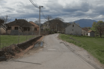 Mještani Donjih Crnaca traže rekonstrukciju puta, kažu da pomoć izostaje godinama