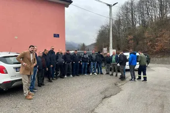 Drvoprerađivači upozorili: Dozvole za sječu do 15. maja ili blokada saobraćajnica Drvoprerađivači upozorili: Dozvole za sječu do 15. maja ili blokada saobraćajnica