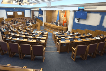 Premijerski sat u toku; Ivanović: Pristupanje EU nije magična transformacija koja mijenja naše društvo, radi se o dubljim promjenama