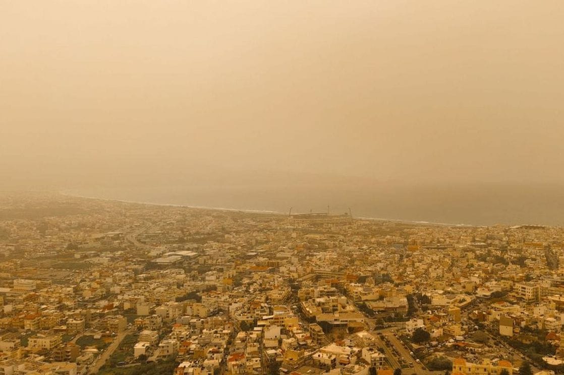 Nevjerovatni snimci iz Grčke: Pješčana oluja stigla iz Afrike i uslovila neprilike (VIDEO)