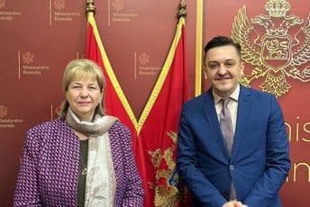 Vuković i Ponomarenkova: Direktna avio-linija između Bratislave i Podgorice povećaće priliv investicija i doprinijeti rastu turizma