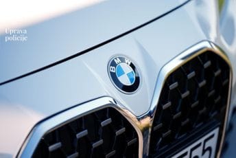 BMW vraća zadnji pogon u svoj najmanji automobil