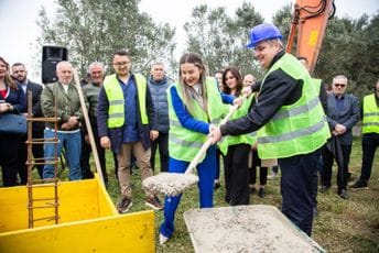 Postavljen kamen temeljac novog Dnevnog centra “Sirena” u Kolomzi