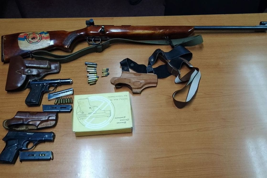 Pretresi u Beranama i Andrijevici: Oduzeto više komada oružja i municije, krivične protiv člana kriminalne grupe i još jednog lica