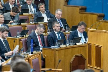 Zemlja u rupi Zemlja u rupi