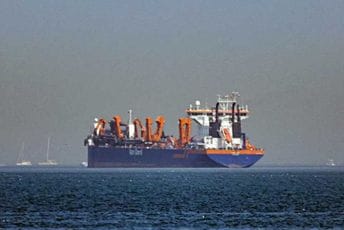 Francuski brod prošao kroz Hormuški moreuz