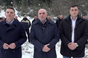 Šahman zatražio ostavke Šahmanovića, Nurkovića i Husovića: Izvinjenja više ne pomažu Šahman zatražio ostavke Šahmanovića, Nurkovića i Husovića: Izvinjenja više ne pomažu