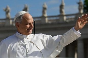 Papa svjetskim liderima: Oni koji drže oružje - neka ga odlože