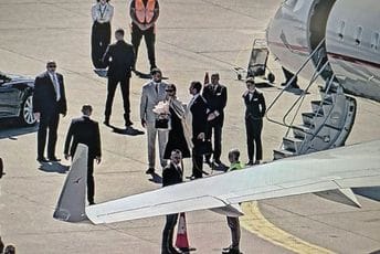 Trampov sin stigao u Banja Luku, na aerodromu ga dočekao Igor Dodik Trampov sin stigao u Banja Luku, na aerodromu ga dočekao Igor Dodik