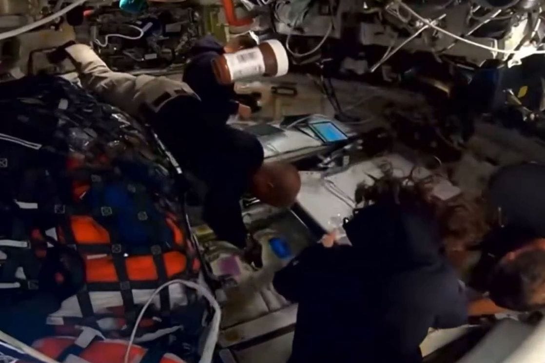 (VIDEO) Neobična situacija u svemiru 