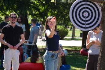 Otvoren Podgorički piknik: U znaku dobrog druženja i domaćih bendova