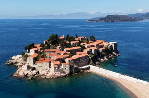 Aman Sveti Stefan otvorio vrata: Simbol crnogorskog turizma od danas ponovo prima goste
