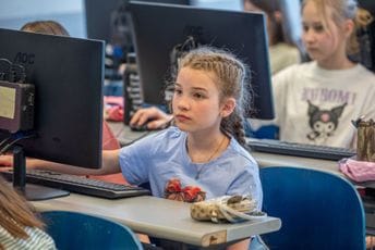 Djevojčice hakuju stereotipe: Nova generacija koja mijenja kod i pravila igre u ICT-u