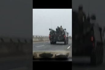 (VIDEO) Irska: Vojska tenkovima razbija proteste zbog cijene goriva (VIDEO) Irska: Vojska tenkovima razbija proteste zbog cijene goriva