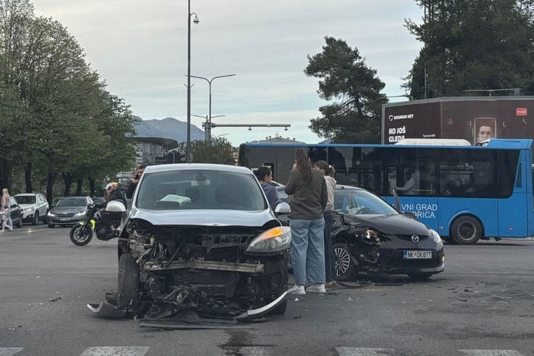 Podgorica: Udes kod Ekonomskog fakulteta, jedna osoba povrijeđena