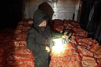 (VIDEO) Crnogorac uhapšen u BiH: Tereti se da je među drvima krijumčario 38 migranata