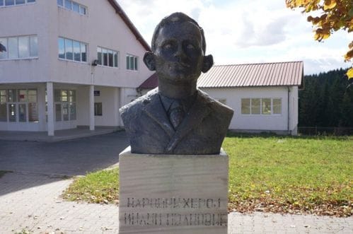 Rožaje: Ukradena bista Miluna Ivanovića, obaviješteno ODT