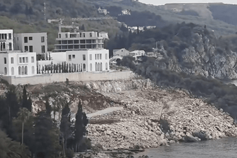 Na Kamenovu devastirali obalu, na Slovenskoj plaži izlili betonske stubove