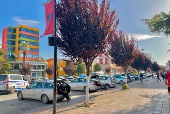 Albanija: Otišao u pljačku, zaglavio se u prozoru i - umro