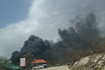 Požar kod Nikšića, gori kuća