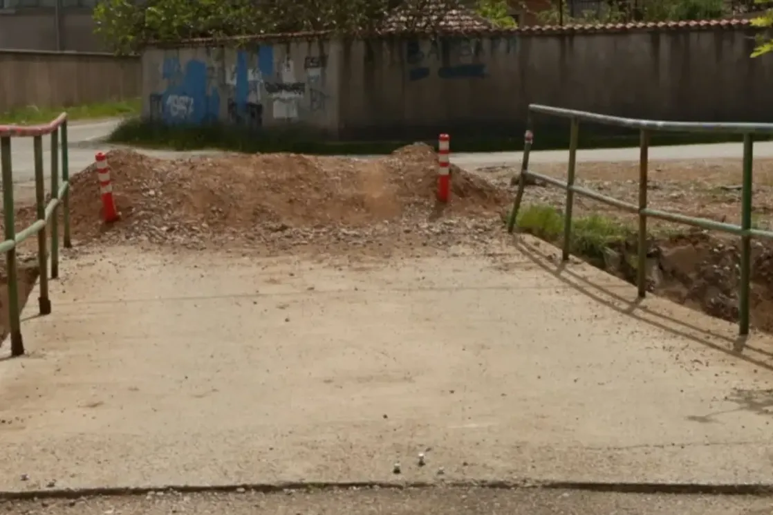 Pješački most u Donjoj Gorici koristi se za vozila: Mještani zabrinuti za bezbjednost, nadležni najavljuju rekonstrukciju