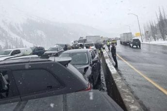 (VIDEO) Lančani sudar 70 vozila na autoputu u Koloradu