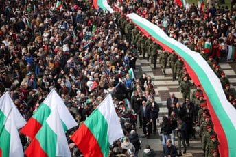 Osmi izbori u posljednjih osam godina u Bugarskoj, predviđa se pobjeda stranke Radeva