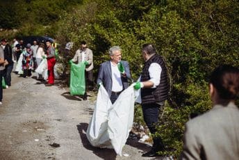 „Čuvaj da te čuva“: Počela akcija čišćenja i sanacija putnih pravaca između Tuzi i Podgorice