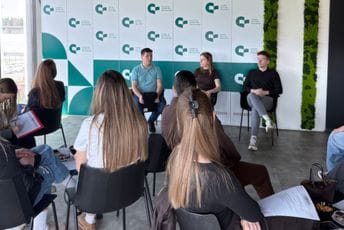 Omladinski kafe održan u Podgorici: Mladi moraju imati više prostora da aktivno učestvuju u donošenju odluka koje ih se tiču