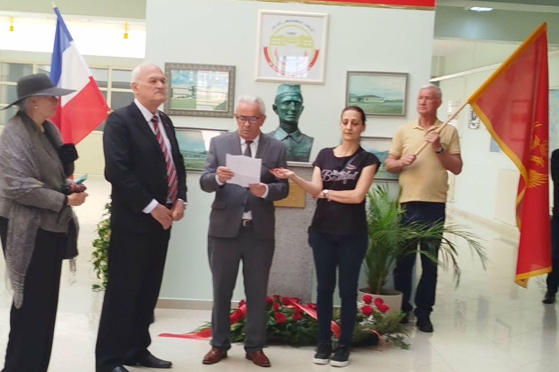 Delegacije SOBNOR-a i OBNOR-a položile cvijeće na bistu Mahmuta Lekića