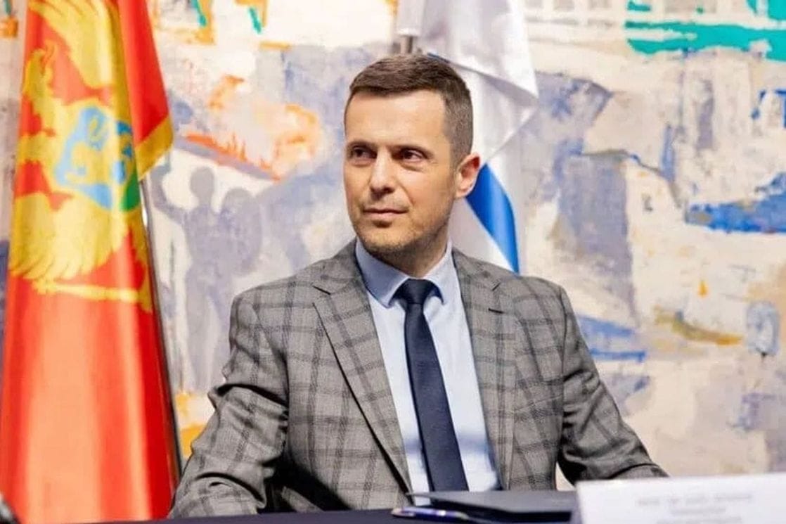 Mujović: Nedopustivo parkiranje u Ulici slobode, sva pažnja je na preuređenju trgova