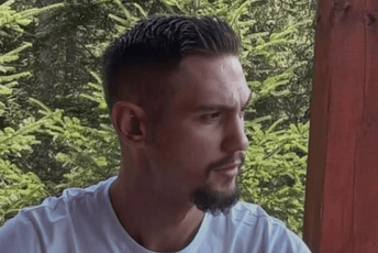 Policija objavila slike osumnjičenog za trostruko ubistvo: Građani da prijave ako imaju neka saznanja