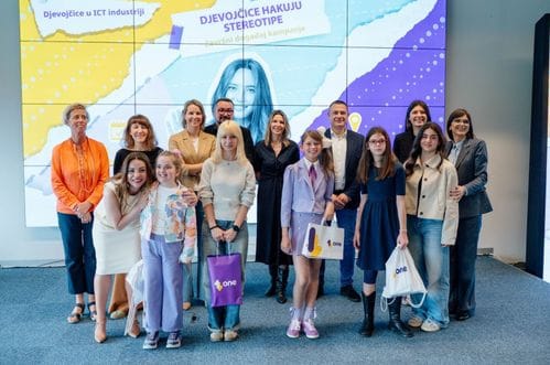 Kompanija One i partneri: Djevojčice hakovale stereotipe oblikujući novu generaciju digitalnih liderki u Crnoj Gori