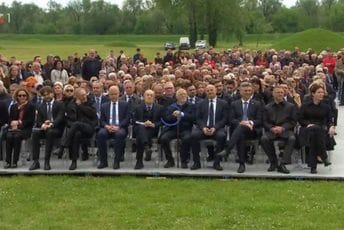 (FOTO) Odata počast žrtvama ustaškog logora Jasenovac, komemoraciji prisustvovao državni vrh Hrvatske