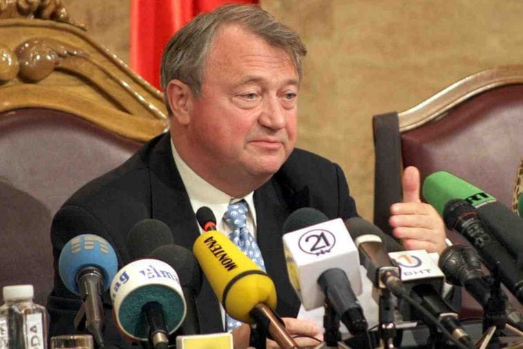 15. mart: Formirana Republička referendumska komisija, František Lipka na čelu