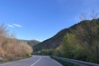 Uslovi za vožnju povoljni, oprez kroz klisure i usjeke zbog mogućih odrona