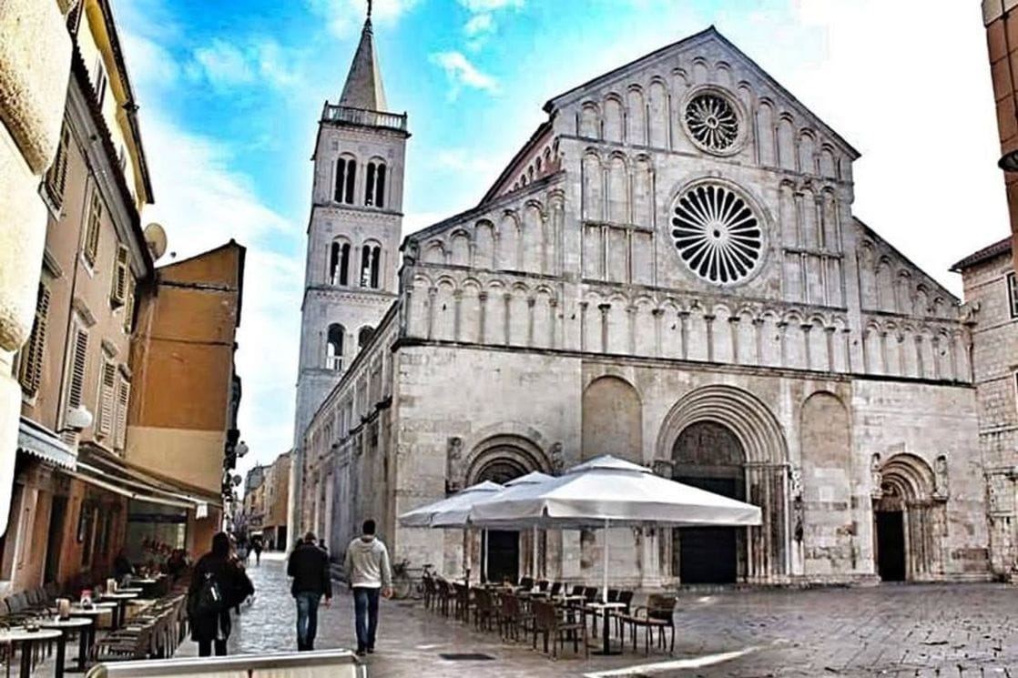 Između kasarne JNA i sjećanja