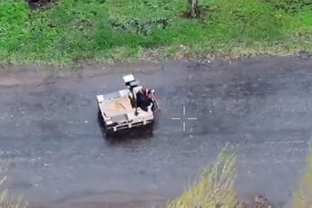 (VIDEO) Ukrajinci robotom evakuirali ženu (77) iz opasne zone