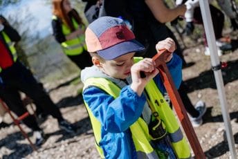 Nastavljeno najveće korporativno pošumljavanje u Crnoj Gori: One tim sa izviđačima na planini Vojnik Nastavljeno najveće korporativno pošumljavanje u Crnoj Gori: One tim sa izviđačima na planini Vojnik