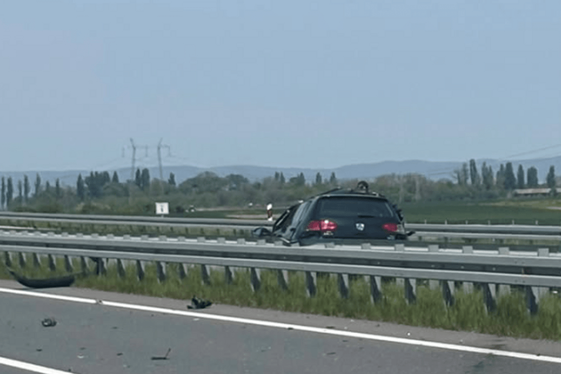 Teška nesreća u Srbiji: Poginule četiri osobe pošto je vozač saobraćao u suprotnom smjeru